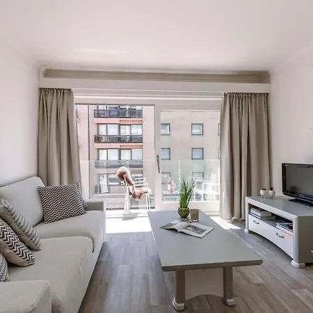 Huswell - Warm With Sea And New Casino View
