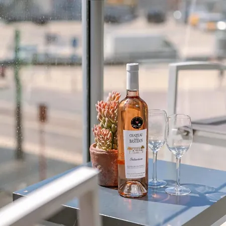 Huswell - Warm With Sea And New Casino View Apartment